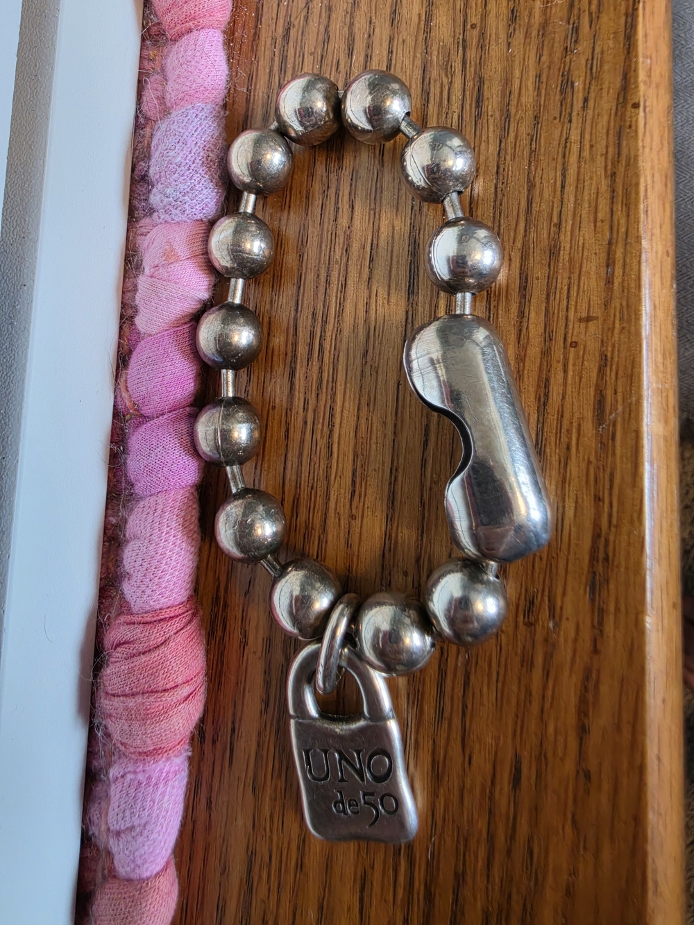 UNO de 50 Silver Ball Chain Bracelet with Padlock Charm - Picture 2 of 6